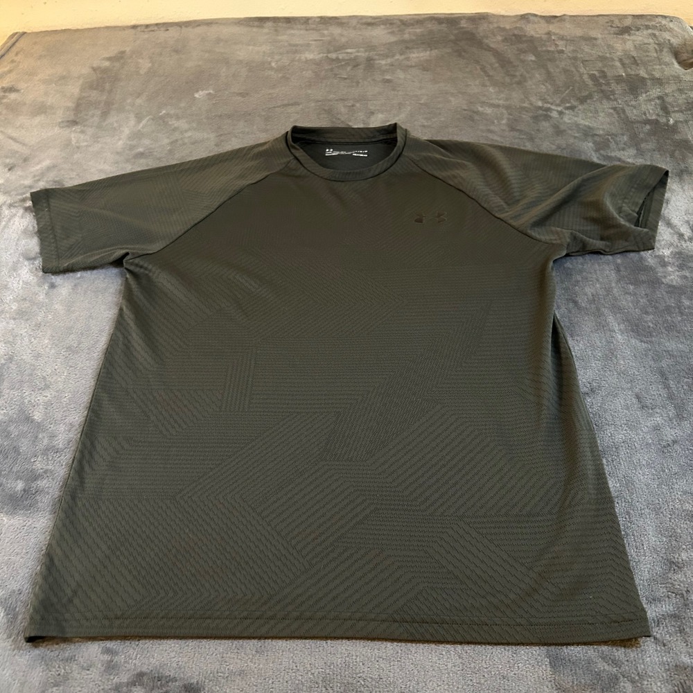 Under Armour HeatGear Training T-Shirt Athletic Short Sleeve Green Mens Medium